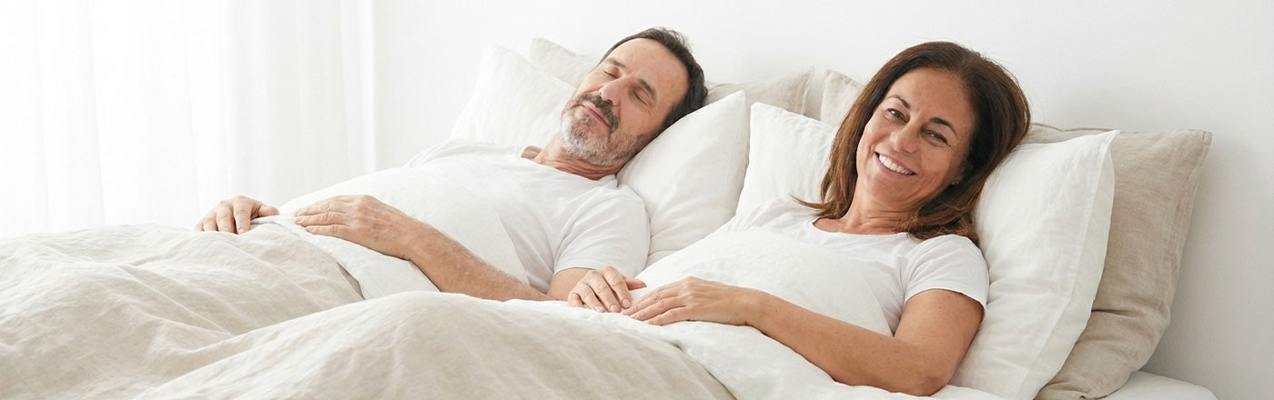 Mujer feliz por poder dormir